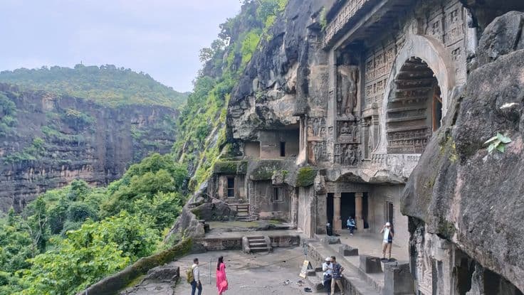 Ajanta Caves photo 2